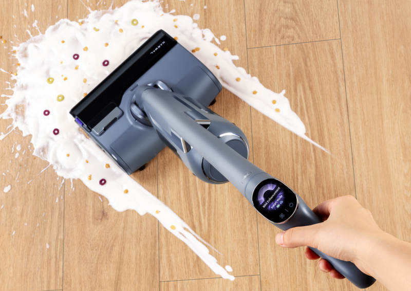 The narwal s20 pro vacuum mop is cleaning the floor with we dust.